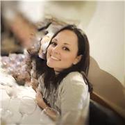 Laureanda in igiene dentale, madrelingua italiana con alle spalle studi accademici in lingue straniere.