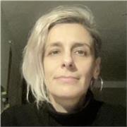 Muttersprachliche Spanischlerehrin. Über 20 Jahre Erfahrung im Präsenz- und Onlinenunterricht.