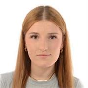 Me defino como una maestra titulada con mención en inglés y experiencia en Estados Unidos. Doy clases online de primaria.