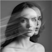 Laureata in LettereeFilosofia con specializzazione in TeatroCinemaeMedia sto conseguendo un Masterin audiovisivo offro ripetizioni