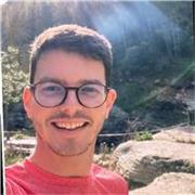 Profesional de informática especializado en programación y soporte, para principiantes y avanzados.