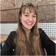 Profesora de catalán, español, inglés, francés y piano. También tengo conocimientos de tiempo libre educativo 