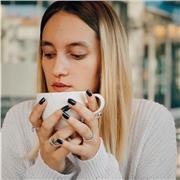 Laureata in ambito artistico si rende disponibile per lezioni private di materia