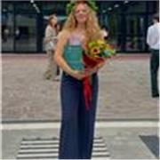 Studentessa con certificazioni linguistiche offre lezioni private online