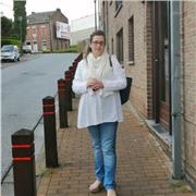 Laureata alla specialistica in lingue moderne e traduzioni per le relazioni internazionali offre lezioni di francese