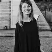 Hi, I am Raluca. I spent my teenage years living and studying in Italy for 7 years. I am very passionate about the Italian language and culture and I would love to share this with you and offer you the support you're looking for in your own journey. 
So