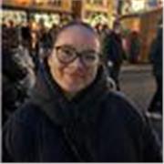 Estudiante universitaria con experiencia en la docencia del inglés. 