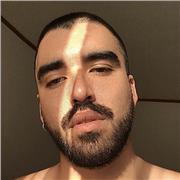 Profesor de dibujo dicta clases