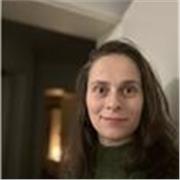 Türkisch-Tutorin, die Kinder und Erwachsene unterrichten kann