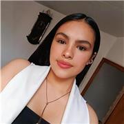 Estudiante de ingeniería en la universidad nacional da clases de refuerzo escolar