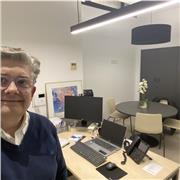 Economista con experiencia en gestión y dirección de unidades de negocio y dirección financiera.