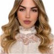 Offro lezioni private a bambini delle elementari e medie. Amo trasmettere le mie conoscenze ai miei studenti