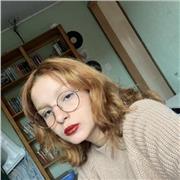 Professora de Inglês e Português que está disposta a ensinar todas as idades