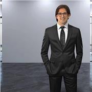 Docente di Fotografia impartisce lezioni