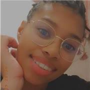 Donne cours de soutien aux étudiants de collèges/lycées