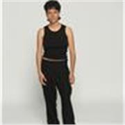 Actriz y profesora de arte, con experiencia ante cámara.
El deporte es otro de mis fuertes, también podría dar fútbol y tenis.