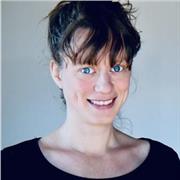 Vous voulez vous perfectionner en anglais? La médecine est un sujet qui vous intéresse? Je suis médecin bi-lingue et me réjouis de vous aider dans vos projets!