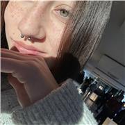 Profesora de auxiliar de enfermería apto para todas las edades, a parte de todas las materias de primaria y la eso.