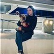 Me considero una persona responsable y siempre dispuesta a enseñar. Estoy emocionada por dar clase a los niños de primaria.