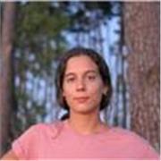 Graduada en Lengua y Literatura Española, tengo un año de experiencia como profesora online de español.