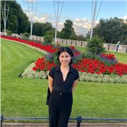 Prof d'espagnol, hispanophonne et ètudiante de sociologie qui habite à Paris