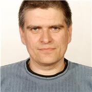 Erfahrener Deutschlehrer erteilt Online-Unterricht in mehreren Sprachen: Englisch, Ungarisch, Rumänisch, Französisch