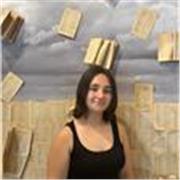 Soy Laia, tengo 20 años y actualmente estoy estudiando 3ro de Filología Hispánica. He dado clases a todas las edades hasta BATX