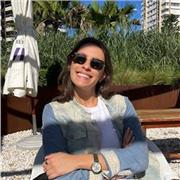 Soy una persona bilingue, mi idioma madre es el español y estudio inglés desde los 6 años