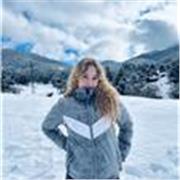 Estudiante de filosofía la cual da clases (ayuda para la selectividad, o clases particulares regulares)