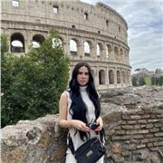 Profesora titula en Grado de Magisterio con 5 años de experiencia