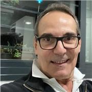 Profesor ejecutante de piano egresado del conservatorio J. J. Landaeta de Caracas, Venezuela con más de 20 años de experiencia