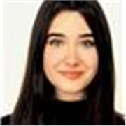 studentessa universitaria al primo anno di ingegneria offre ripetizioni per gli chi frequenta le scuole medie
