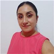 Profesora titulada en ciencias sociales y jurídicas con un máster en educación especial y certificación como docente competencias.
