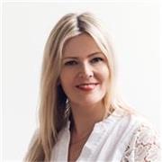 Profesora de inglés para niños y adultos, con clases dinámicas e interactivas. Utilizo libros, imágenes y juegos.