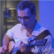 Doy clases de guitarra acústica y eléctrica