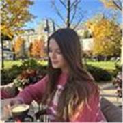 Soy estudiante Erasmus, ya he estudiado Educación de Adultos y ahora estoy en Sevilla estudiando Política Medioambiental