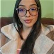 Trabaja como acompañante escolar y cuidador infantil