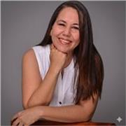 Profesora de español para jovenes y adultos.Ayudo a perfecionar este hermoso idioma con estrategias solidas y divertidas