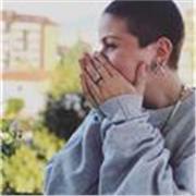 Laureata in scienze della Comunicazione, offro ripetizioni di Italiano, metodo sereno e professionale. Contattarmi è facilissimo!