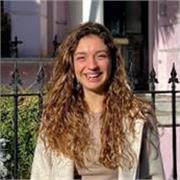 Graduada en Biotecnología: 
Profesora de Biología, Química y Matemáticas
