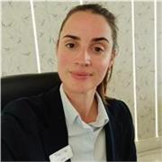 Profesora con varios años de experiencia enseñando a niños. Además experiencia clases conversacionales con adultos.