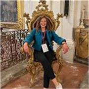 Laureata in lingue e culture moderne impartisco lezioni di inglese ed eventualmente altre materie umanistiche. Per maggiori informazioni vi inoltro il mio recapito in privato. Prezzo 10€ all'ora con primo incontro conoscitivo gratuito
