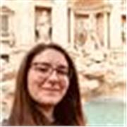 Studente impartisce lezioni private in materia per studenti delle elementari