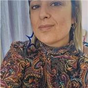Insegnante di tecnologia tessile e di laboratorio sartoriale disponibile a migliorare e aumentare le conoscenze e le abilità professionali nel settore moda sia teoriche che pratiche