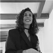 Éducatrice qui aide à trouver le potentiel en chacun