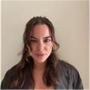 Soy persona paciente, amable y comunicativa. Disfruto ayudando a los demás a ganar confianza al hablar inglés. V