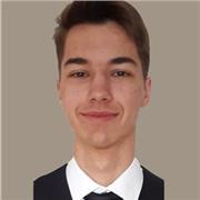 Etudiant en Droit, j'ai vécu 3ans au Zimbabwe, un pays anglophone et je vis aujourd'hui à Troyes.