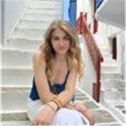 Je propose mes services pour permettre de développer sa créativité avec des activités artistiques utilisant différents médiums