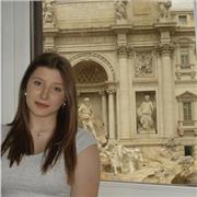 Me defino como una persona responsable y con pasión por la enseñanza. Adapto mis clases al nivel y los objetivos de cada alumno.