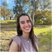 Profesora de Lengua Castellana y Literatura apta para todas las edades. Especializada en sintaxis.